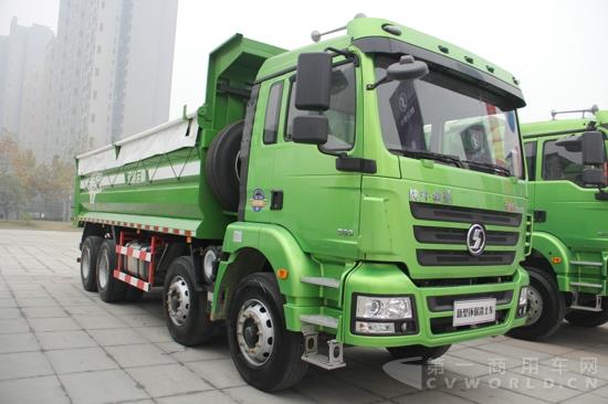 陜汽德龍新3000 8×4新型環(huán)保渣土車.jpg