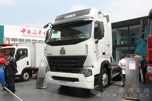 重汽HOWO-A7牽引車ZZ4267 (2).jpg