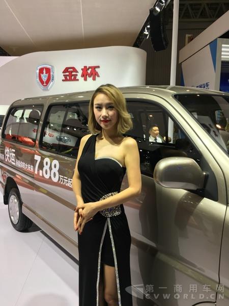 成都車(chē)展美女欣賞 11.jpg