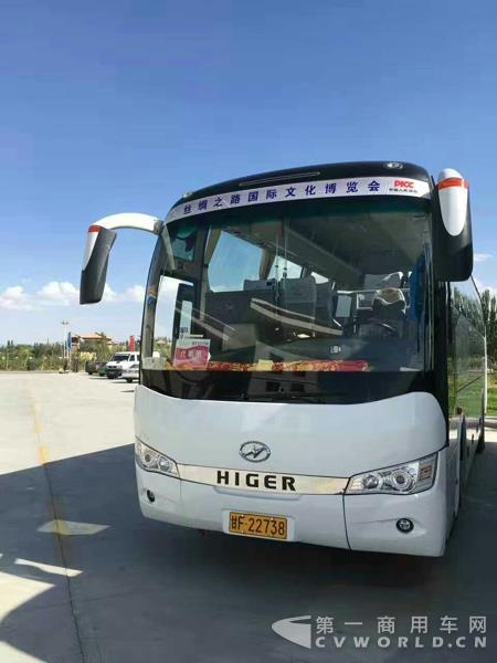 敦煌正大旅游汽車公司投入服務(wù)文博會(huì)的海格車輛.jpg