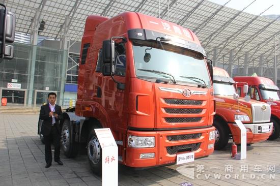 解放天V 6×2牽引車 (1).jpg