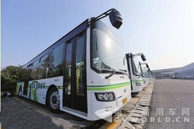 上海：崇明區(qū)65輛純電動車年底前“上崗”.jpg