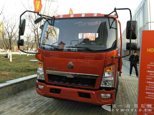 HOWO悍將輕量化載貨車，搭載云內(nèi)D25發(fā)動機2.jpg