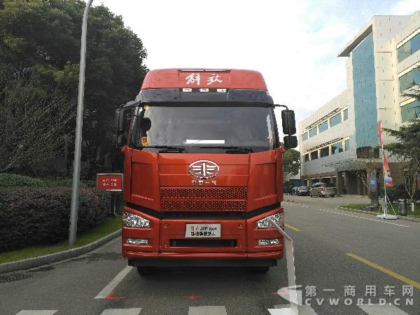 解放J6P 8X4綠通版載貨車.jpg