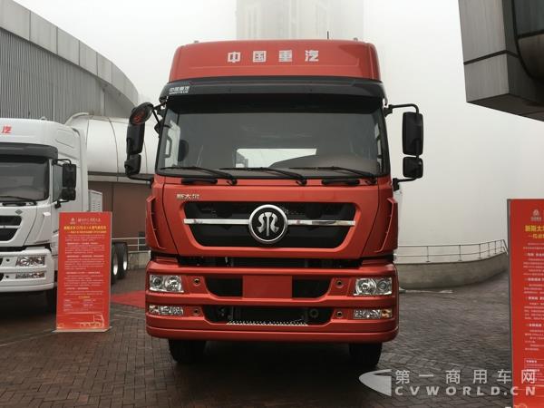 新斯太爾D7B 6×4 牽引車(chē) 3.jpg