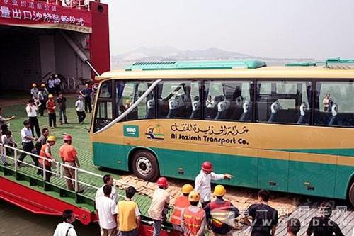 金龍客車大力開拓海絲沿線市場.jpg