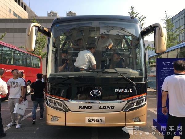 XMQ6127BYD5C公路客車1.jpg