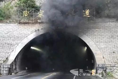 山東威海致13死客車放火案告破：系司機(jī)人為縱火.jpg