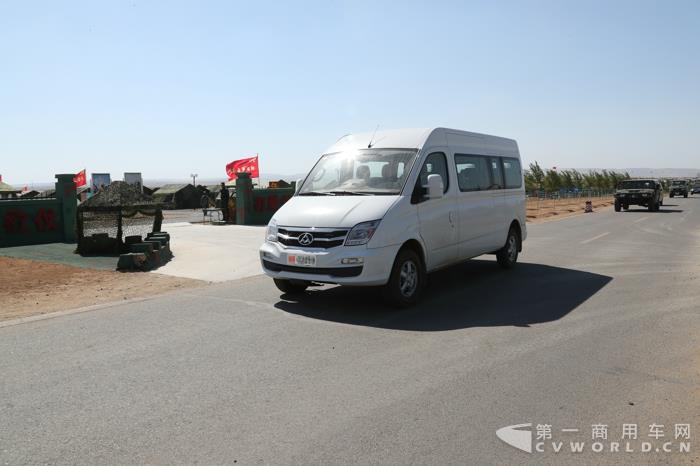 建軍90周年閱兵指揮保障用車-上汽大通V80-10.jpg