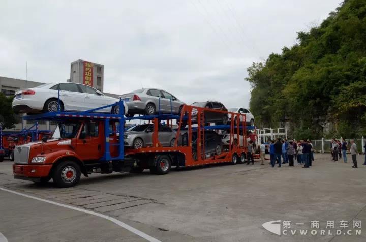 柳特轎運(yùn)助力柳地物流合規(guī)車輛換型.jpg