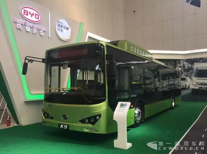 高端科技成就行業(yè)標桿 比亞迪商用車亮相天津客車展1.jpg