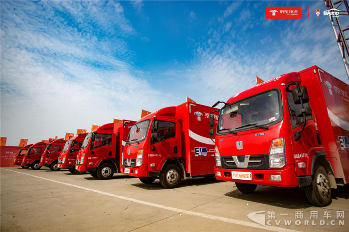 京東“青流計劃”升級 武漢首批新能源物流車正式投用7.png