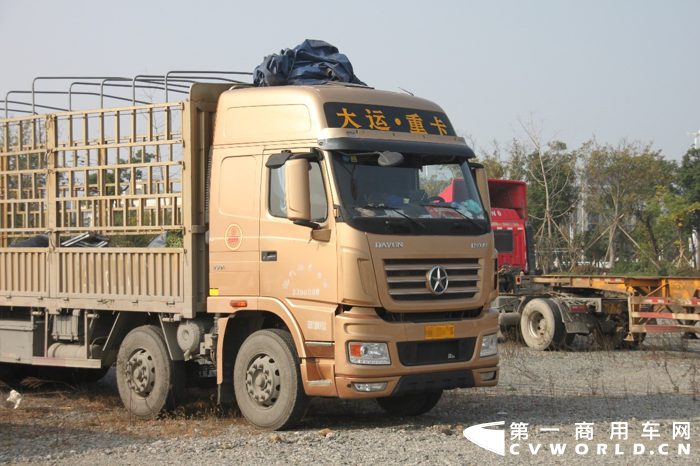 “這是我第二次買大運(yùn)重卡，也是開車20多年第一次當(dāng)回頭客。不為別的，就是因?yàn)榇筮\(yùn)車的質(zhì)量不錯(cuò)，性價(jià)比高?！?></a></li><li><a href=