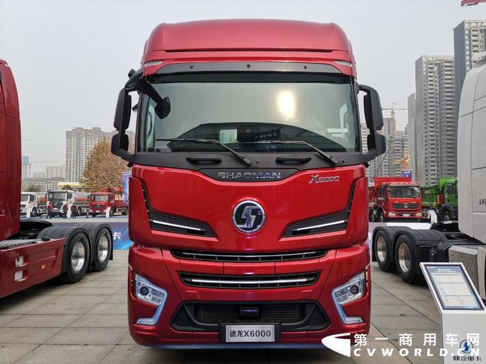 德龍X6000 6×4國六660馬力自動擋牽引車2.jpg