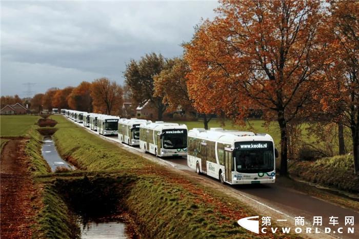 【第一商用車網 原創(chuàng)】2020年的新能源客車市場交答卷了！我國6米以上新能源客車市場，全年以61044輛銷量收官，同比降幅為20.2%！