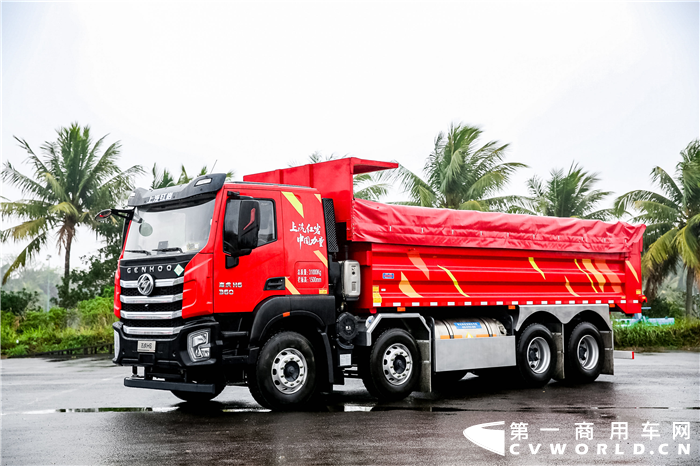 上汽紅巖智能自卸車，構(gòu)建車隊綠色智能化作業(yè)新體系。