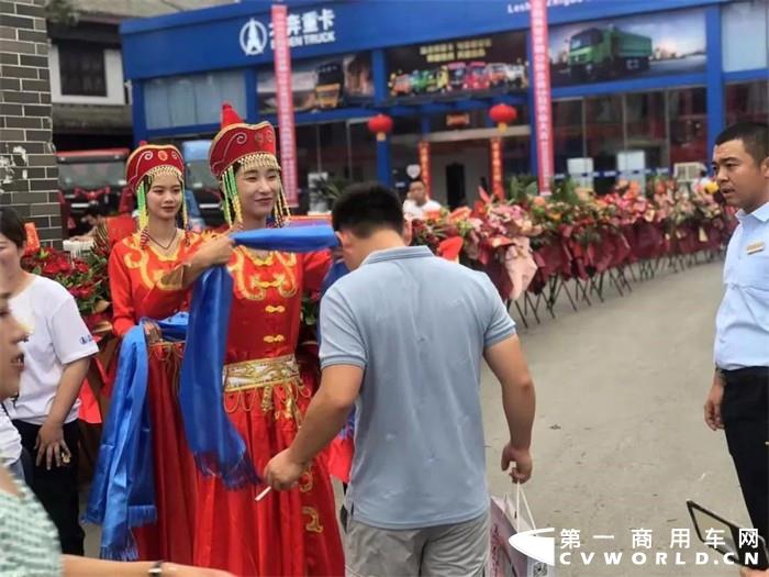 2021年7月1日，是偉大的中國共產(chǎn)黨成立100周年的紀(jì)念日，在這個好日子里，樂山市志國商貿(mào)有限公司北奔重卡4S店開業(yè)慶典在樂山志國4S店舉行。