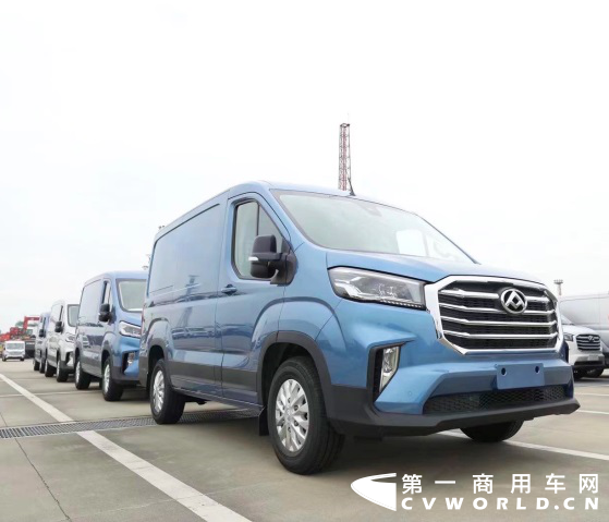 近日，包括上汽大通MAXUS EV30（海外版稱為e DELIVER 3）、EV90（海外版稱為e DELIVER 9）、V90（海外版稱為DELIVER 9）在內(nèi)的逾5000臺車輛開啟批量出口征程，目的地是英國、挪威、愛爾蘭等歐洲發(fā)達(dá)國家。