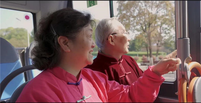 TA智能高效，中車云”加持，實現人、車、云互聯(lián)互通，高鐵級技術，輕量化車身，電機直驅+圓柱齒輪減速，更節(jié)能，更高效。