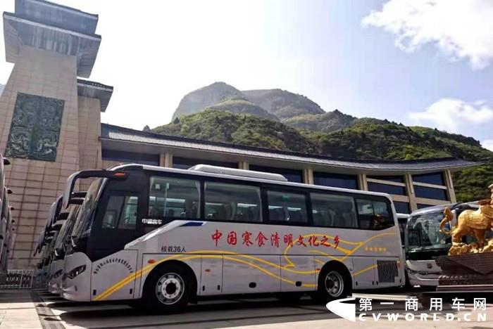 2021年1-8月，客車市場實(shí)現(xiàn)近年罕見的“8連增”，但實(shí)際上“8連增”的只有輕客市場一個(gè)細(xì)分市場而已。