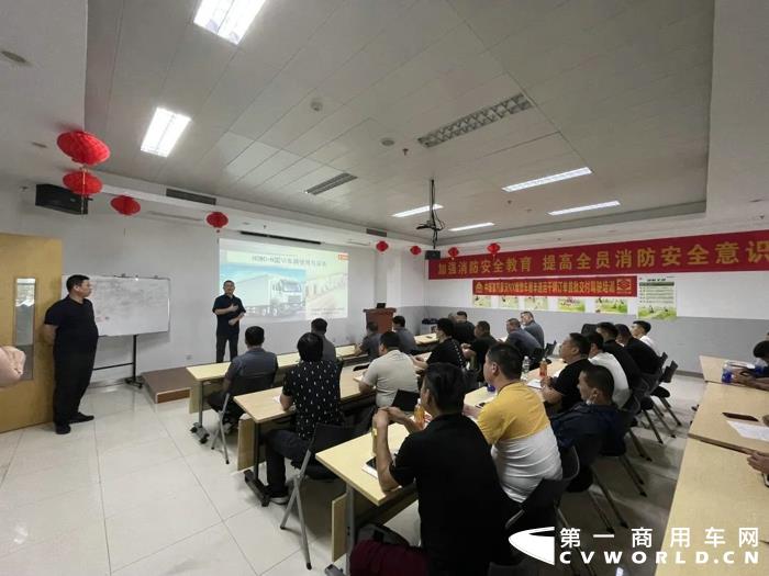 10月15日在美麗的杭州，中國重汽豪沃NX國六載貨車順豐速運1000輛訂單，完成首批車輛的交車儀式，作為高效物流解決方案，國六性價比之王，豪沃NX首站完美收官。