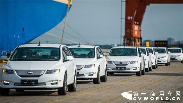 【第一汽車評論 原創(chuàng)】2021年一季度，國內(nèi)汽車市場喜提“三連增”，3月過后累計(jì)銷量增幅已達(dá)到76%，開局非常不錯(cuò)；但從二季度開始，汽車市場降溫非常明顯，4月份增幅縮窄至個(gè)位數(shù)，5-10月已遭遇“6連降”，10月過后累計(jì)增幅已縮窄至6%，11月份，汽車市場表現(xiàn)會(huì)如何呢？