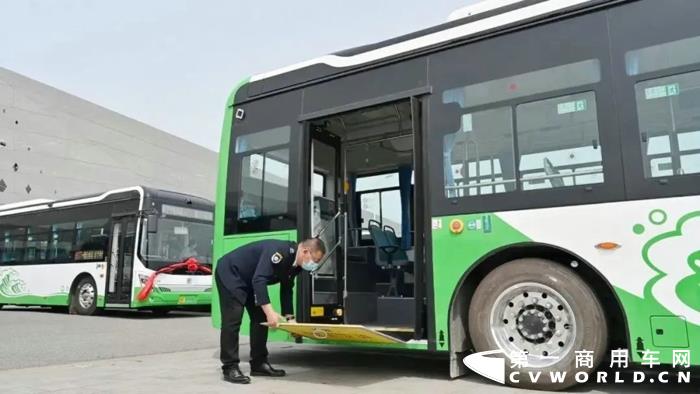 中車電動“扮靚”濱海城市7.jpg