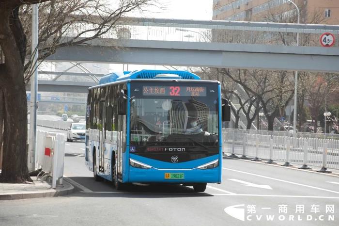 發(fā)現(xiàn)沒(méi)，北京市區(qū)的公交車又添“新伙伴”了，沒(méi)錯(cuò)，就是福田歐輝客車家族新成員——?dú)W輝BJ6109城市客車。