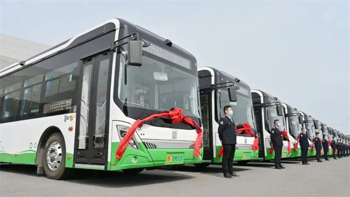 【第一商用車網 原創(chuàng)】轉眼間，2022年僅剩下一個多月，新能源客車市場也進入了“傳統(tǒng)”旺季。這一點，從10月份新能源客車銷量實現(xiàn)環(huán)比、同比的雙增長，可見一斑。而同時，各新能源客車品牌都圍繞哪些熱點話題展開傳播推廣？這些話題又能否引領新能源客車行業(yè)沖刺四季度銷量呢？