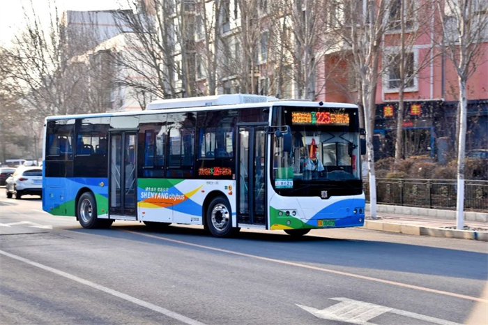 【第一商用車網 原創(chuàng)】11月，國內各新能源客車品牌之間“你爭我奪”，充分把握市場最后的“黃金時刻”，為整個客車行業(yè)貢獻了諸多看點和值得熱議的話題。那么，在11月新能源客車市場中，哪些傳播事件堪稱行業(yè)“經典”？哪些話題又能夠引領新能源客車市場風向？