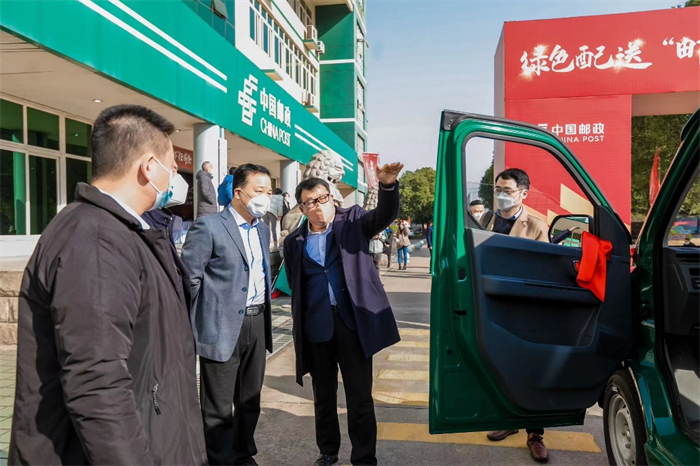 2022年12月22日，江西吉利與江西郵政達成戰(zhàn)略合作簽約，遠程旗下的綠色慧聯(lián)向江西郵政批量交付415臺遠程星享V。