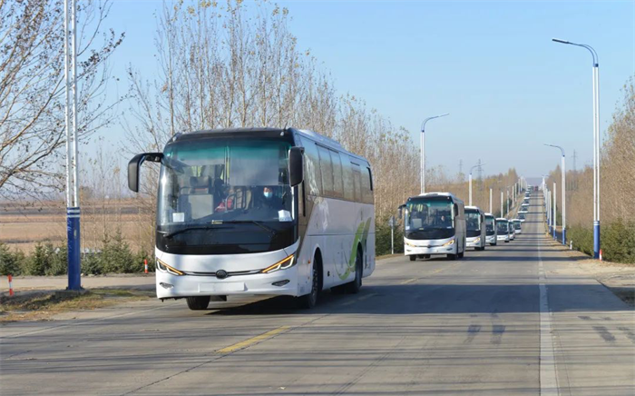 【第一商用車網(wǎng) 原創(chuàng)】2022年12月份，我國各新能源客車品牌主要圍繞著綠色出行、自動(dòng)駕駛、訂單交付、斬獲行業(yè)獎(jiǎng)項(xiàng)和榮譽(yù)等進(jìn)行宣傳，雖然各家的宣傳點(diǎn)和側(cè)重點(diǎn)有所不同，但各品牌的宣傳活躍度環(huán)比均有所提升，為整個(gè)新能源客車行業(yè)貢獻(xiàn)了不少值得熱議的話題。