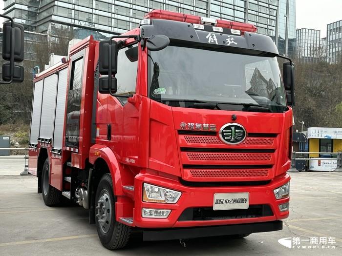 解放新J6L 4×2 泡沫消防車2.jpg