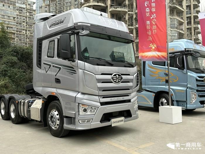 解放J7 15L 660馬力牽引車2.jpg