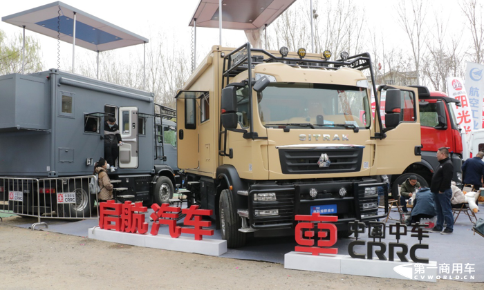 【第一商用車網 原創(chuàng)】3月23-26日，第23屆中國(北京)國際房車露營展覽會（以下簡稱“北京房車展”）在北京房車博覽中心如期開展。本次展會總展出面積達12萬多平米，展品范圍覆蓋各類房車及服務、房車底盤、房車配件、營地設計、營地裝備、木屋、戶外裝備、高端產品等。