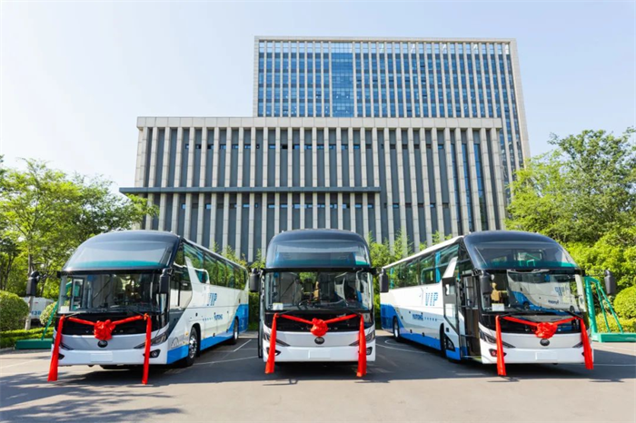 宇通客車(chē)作為我國(guó)客車(chē)制造業(yè)中堅(jiān)力量，必將以先進(jìn)的技術(shù)和品質(zhì)擔(dān)當(dāng)，滿(mǎn)足不同的市場(chǎng)需求，為旅游行業(yè)的高質(zhì)量發(fā)展添磚加瓦，帶您暢游天南地北，體驗(yàn)品質(zhì)出行。