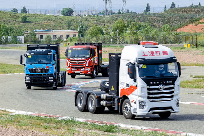 6月27日，由中國汽車工業(yè)協(xié)會和鄂爾多斯市人民政府聯(lián)合主辦，康巴什區(qū)人民政府、鄂爾多斯市工信局承辦的“暖城杯·2023中國新能源汽車鄂爾多斯挑戰(zhàn)賽”在鄂爾多斯國際賽車場正式開賽