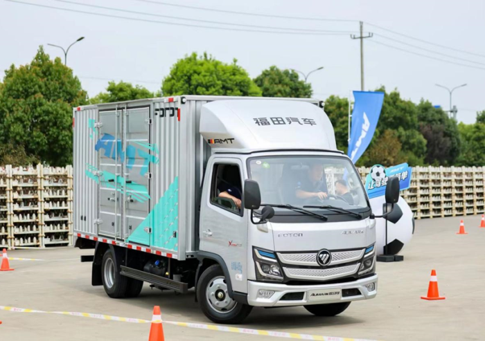 【第一商用車網 原創(chuàng)】6月份，卡車市場整體銷量超過30萬輛，同比繼續(xù)實現(xiàn)增長。此前已連續(xù)三個月“跑輸”卡車市場整體增速的輕卡市場表現(xiàn)又是如何呢？有沒有什么新的看點呢？