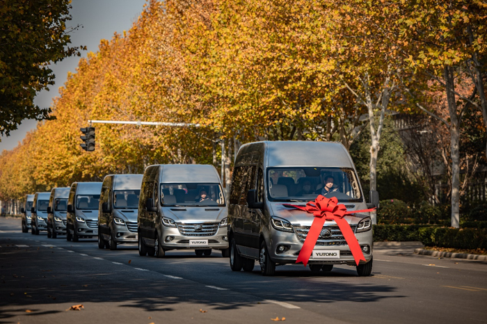 【第一商用車網(wǎng) 原創(chuàng)】作為2022年客車市場里表現(xiàn)最差的細(xì)分領(lǐng)域，輕客市場在2023年的表現(xiàn)卻是最為優(yōu)秀：自2月份起，輕客市場一直保持增長勢頭，全年實(shí)現(xiàn)26%的增長，成為客車市場實(shí)現(xiàn)增長的最大功臣。