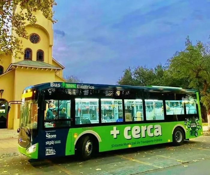 2024年4月19日， 出口哥倫比亞的批量中通H11旅游客車(chē)，在山東聊城正式交付！與全球旅游市場(chǎng)升級(jí)同頻共贏，中通H11旅游大巴全球版圖再“+1”！