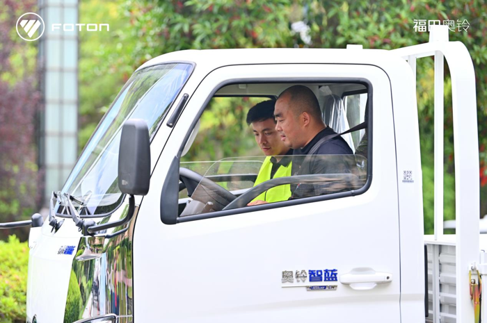 4月28日，以“全路況、全場景、全價值”為主題的奧鈴智藍EM全國上市發(fā)布會在成都盛大啟幕。