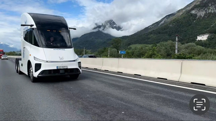 葦渡純電重卡完成3100km橫跨歐洲路測13.jpg