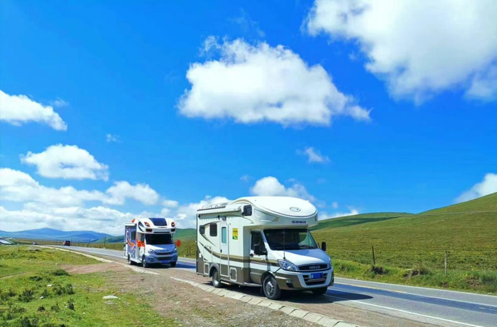 旅途中，你是否總會被一些美麗的風景所驚艷，進而想要“抓住”這一瞬間，將其記錄下來？于是，你匆忙拿出手機，打開相機，對著眼前的風景，不停地轉換拍攝角度，最后終于拍出了幾張還算滿意的照片。但是，當你再次打開相冊，翻看這些照片時，卻總感覺少了些什么