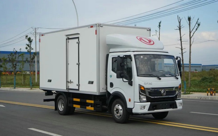 【第一商用車網 原創(chuàng)】5月份，卡車市場整體銷量環(huán)比4月份下降4%，同比也僅增長了2%。作為卡車市場占比最大的細分領域，5月份輕卡市場表現(xiàn)又是如何呢？