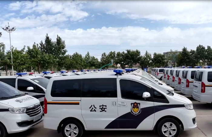 84臺(tái)江淮瑞風(fēng)警車(chē)“入列” 交付皮山縣公安局2.png