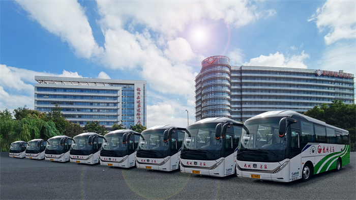 擁有102輛中通客車，占車隊(duì)大客的1/3。從0到100，只用了3年多時間。