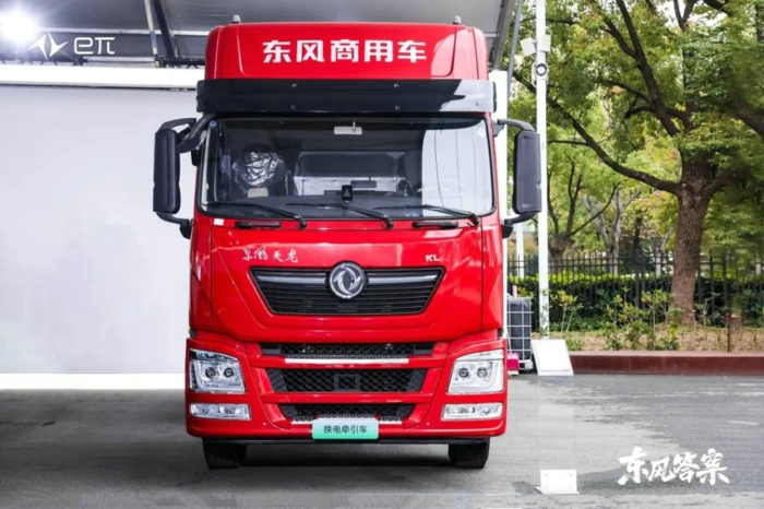 【第一商用車網(wǎng) 原創(chuàng)】自2024年6月份起，新能源重卡市場(chǎng)整體銷量已連續(xù)3個(gè)月超過6000輛。這其中，新能源牽引車市場(chǎng)已連續(xù)3個(gè)月銷量超過4000輛，表現(xiàn)最為搶眼。