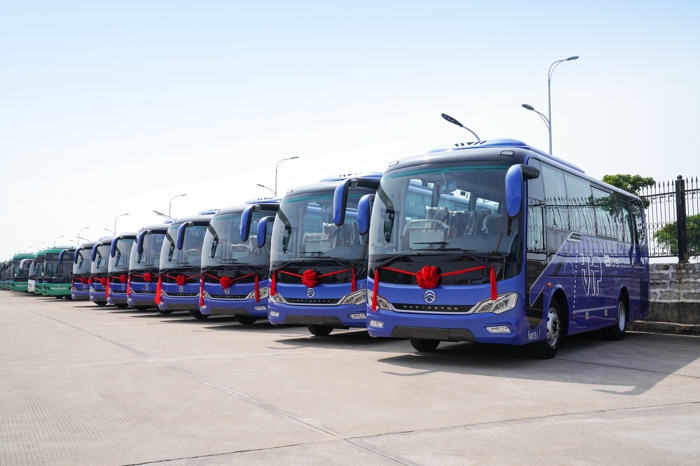 【第一商用車網(wǎng) 原創(chuàng)】客車出口市場在7月短暫“減速”之后，8月再度實現(xiàn)環(huán)同比大漲。