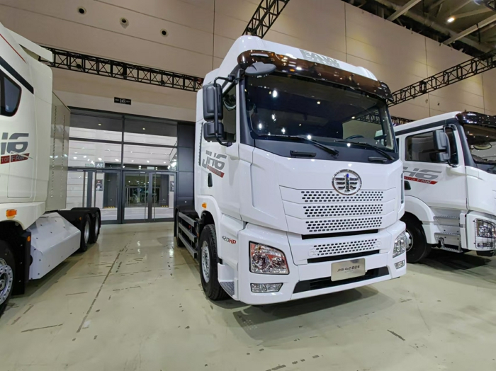 解放JH6 4×2牽引車(chē)2.jpg