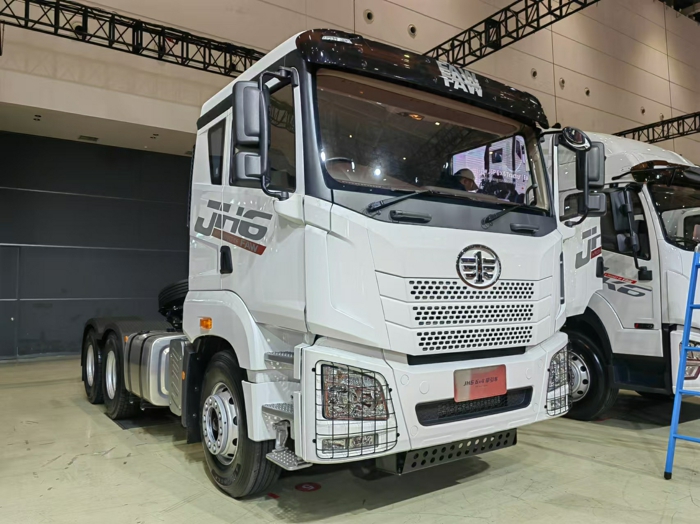 解放JH6 6×4牽引車(chē)2.jpg